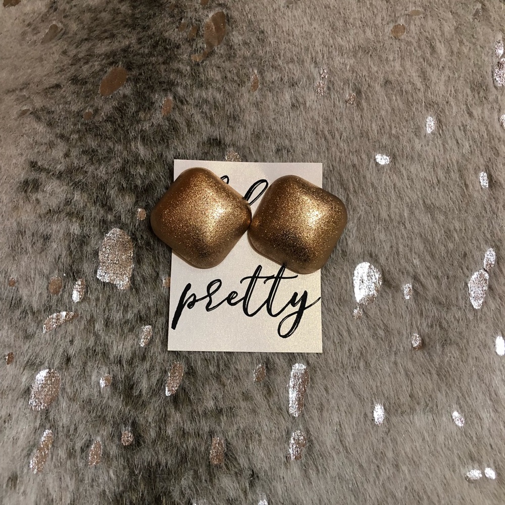 New Vintage Style Gold Metal Earrings